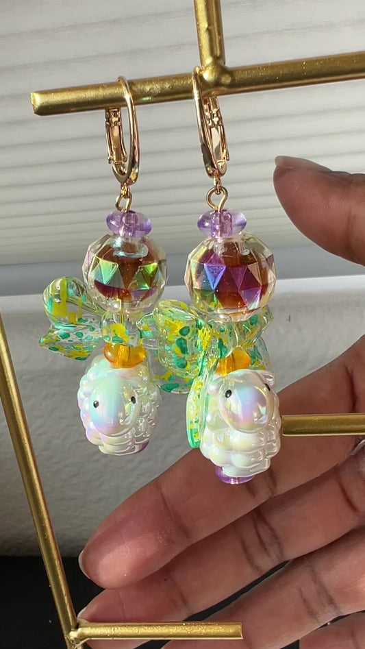 Big Sheep Focal Bead Iridescent Pearl White for Keychain Supplies Barn Animal Shapes